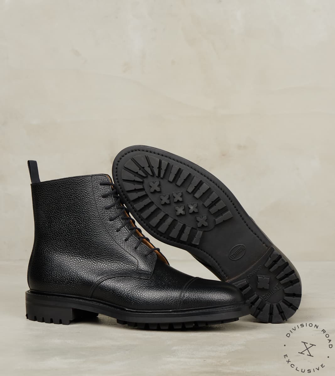 Coniston - 325 - Commando - Black Scotch Grain Calf