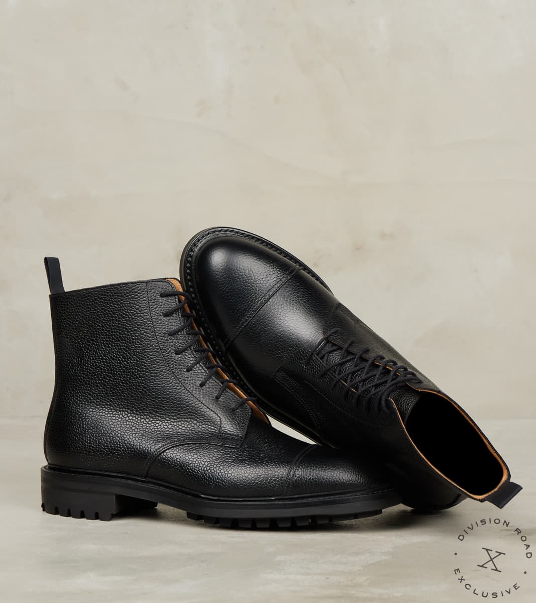 Coniston - 325 - Commando - Black Scotch Grain Calf