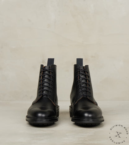 Coniston - 325 - Commando - Black Scotch Grain Calf