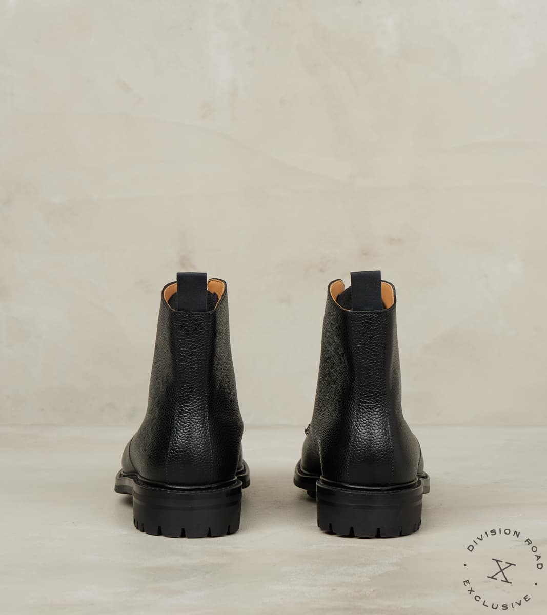 Coniston - 325 - Commando - Black Scotch Grain Calf