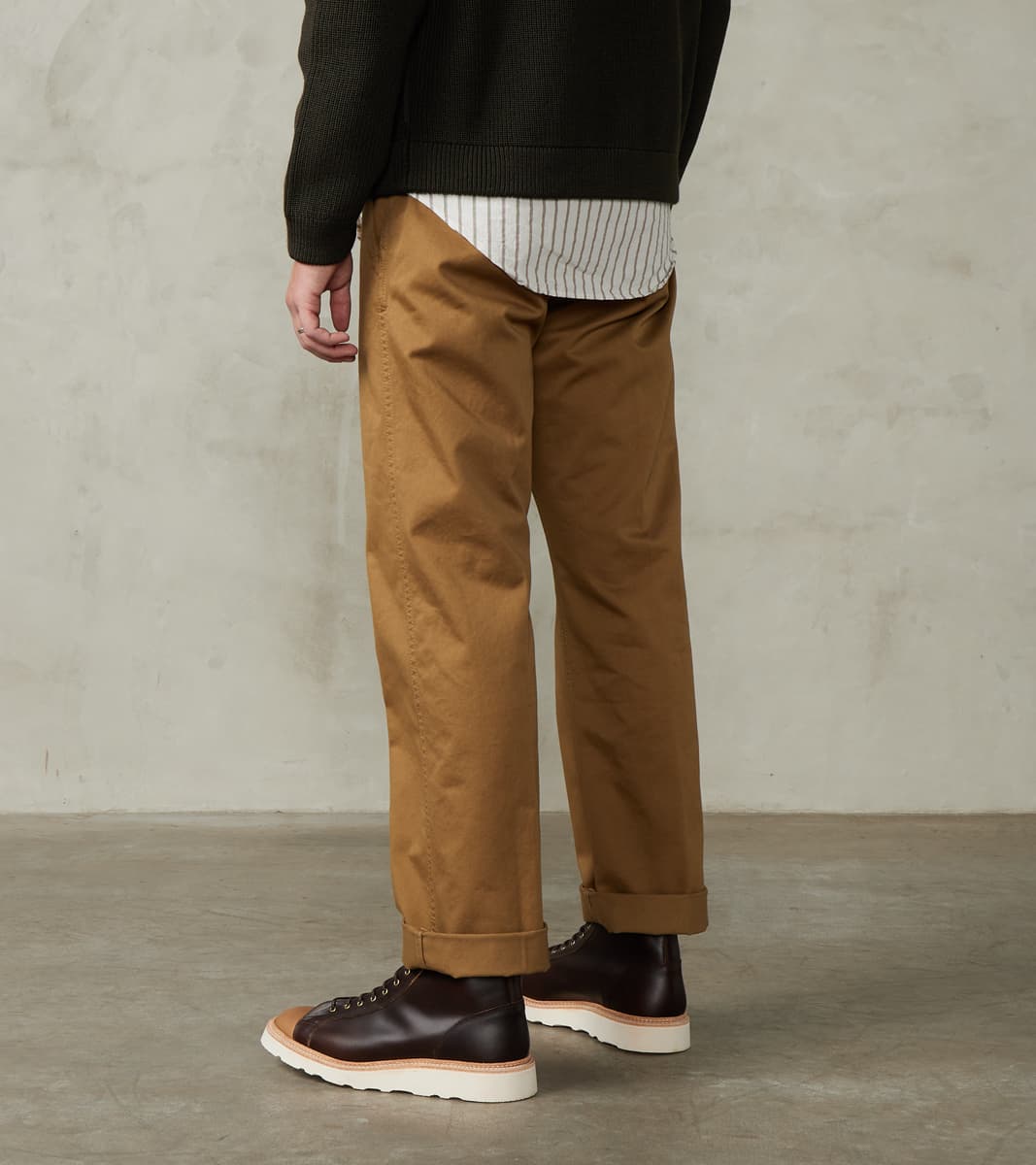 Axel 121 Chino Pant - Classic Tapered - Beige Twill