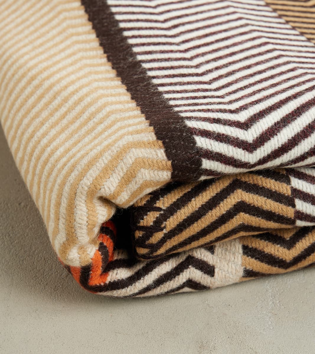 Fox x DR Journey of Style Jacquard Grand Herringbone Blanket
