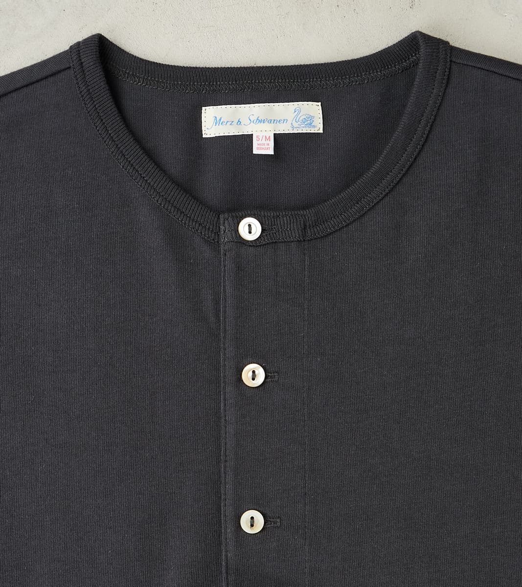 2M06 Good Originals - 6.8oz Vintage Machine 2-Thread Henley - 98 Charcoal
