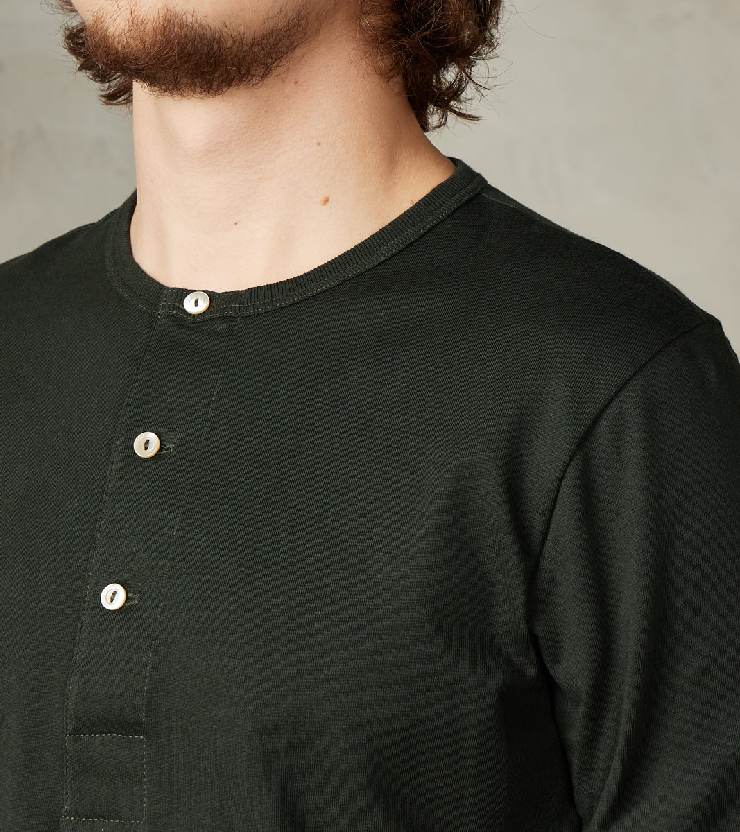 2M06 Good Originals - 6.8oz Vintage Machine 2-Thread Henley - 401 Forest