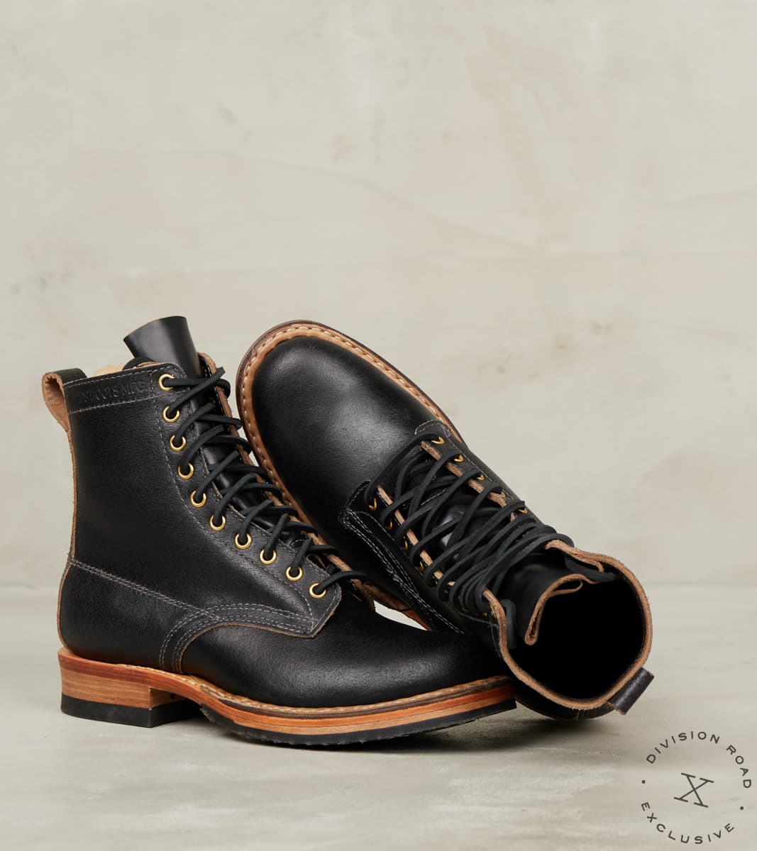 Semi-Dress 375 - 55 - Half Comp - Horween Black Waxed Flesh
