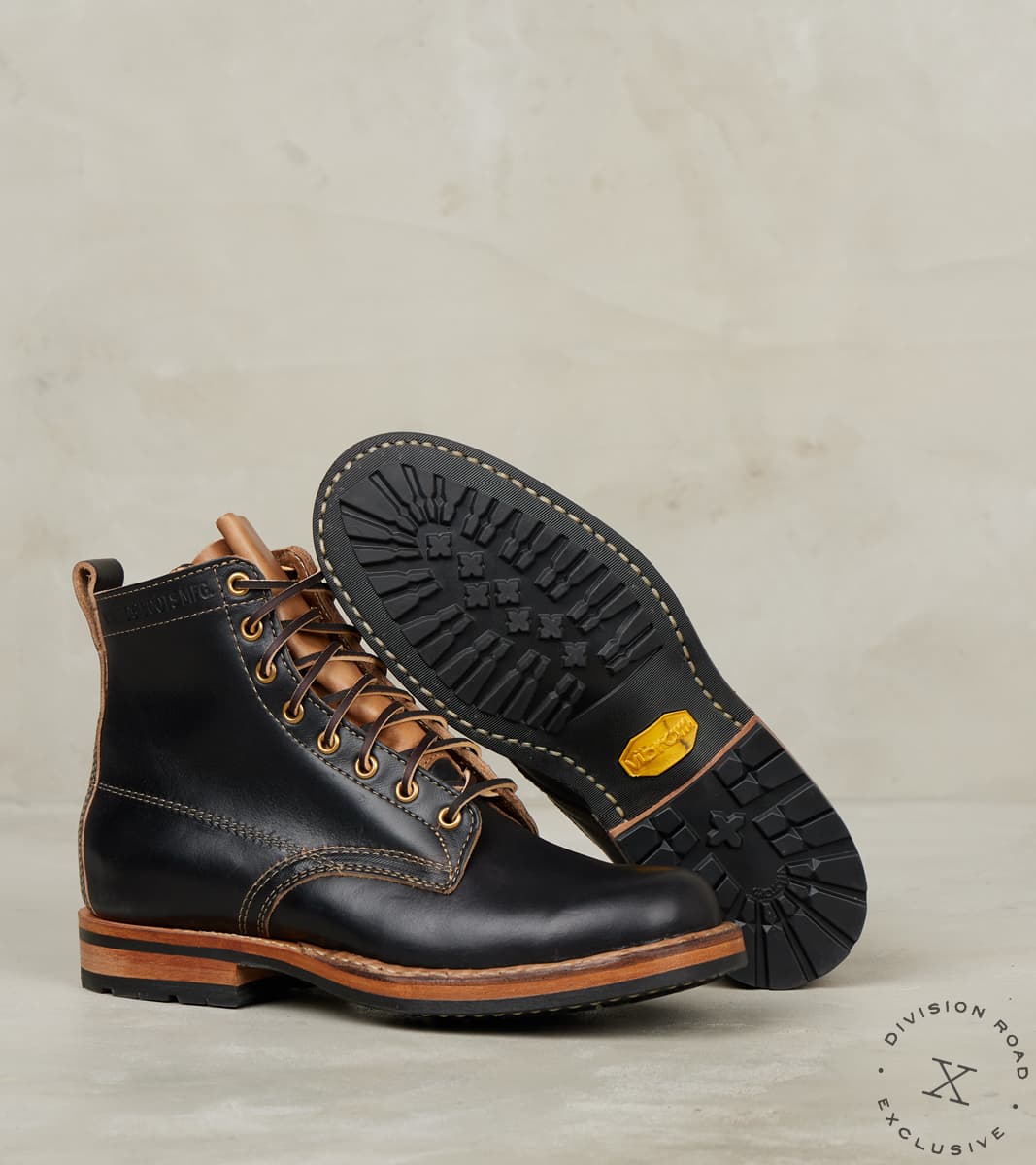 Semi-Dress 350 - 55 - Vibram Mini Lug - Horween Black CXL